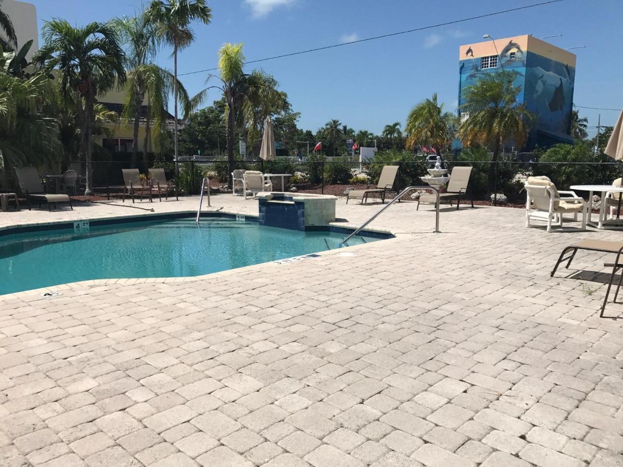 Key Largo Inn Bagian luar foto