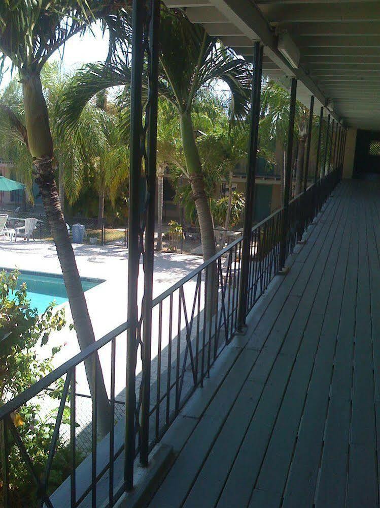 Key Largo Inn Bagian luar foto